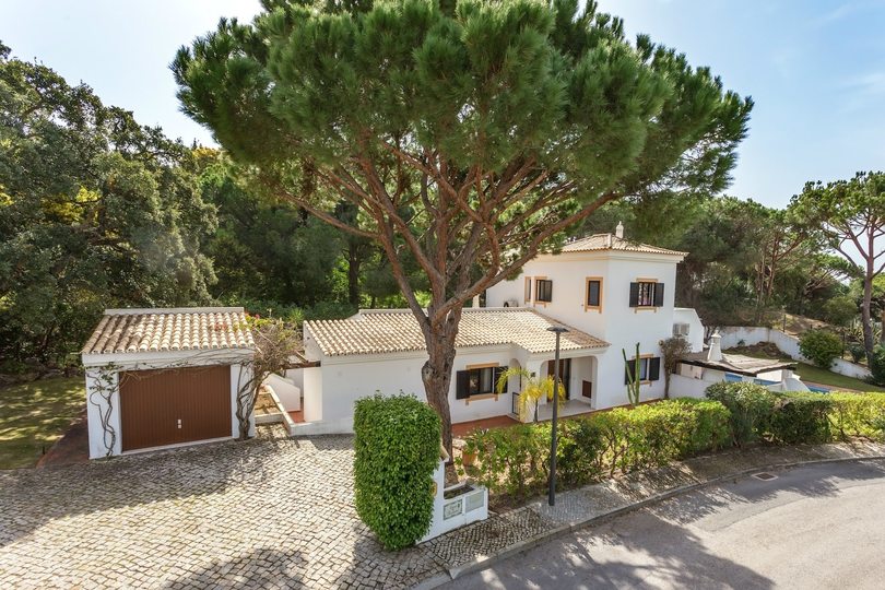 5 Star Villa Pinheiro - Private Pool & Garden Luxury