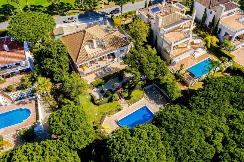 5 Star Villa Amari - Heatable Pool & Private Garden