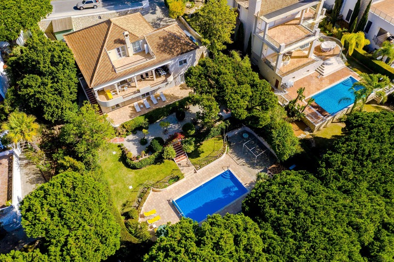 5 Star Villa Amari - Heatable Pool & Private Garden