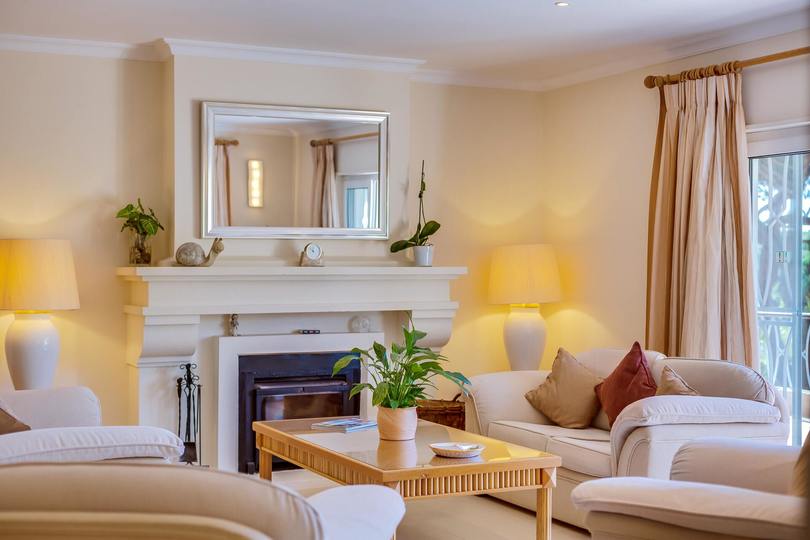 5 Star Villa Amari - Heatable Pool & Private Garden
