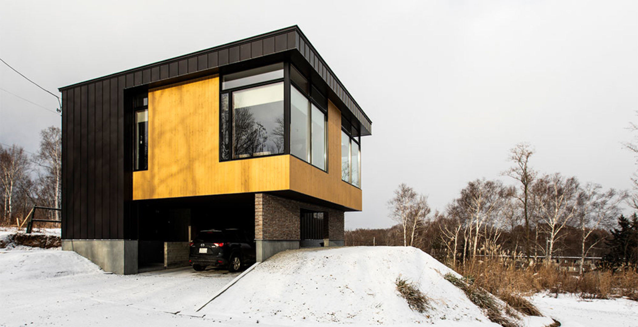 Luxury 4 Bed Ski Chalet minutes from the Ski Fields, Niseko Chalet 1011