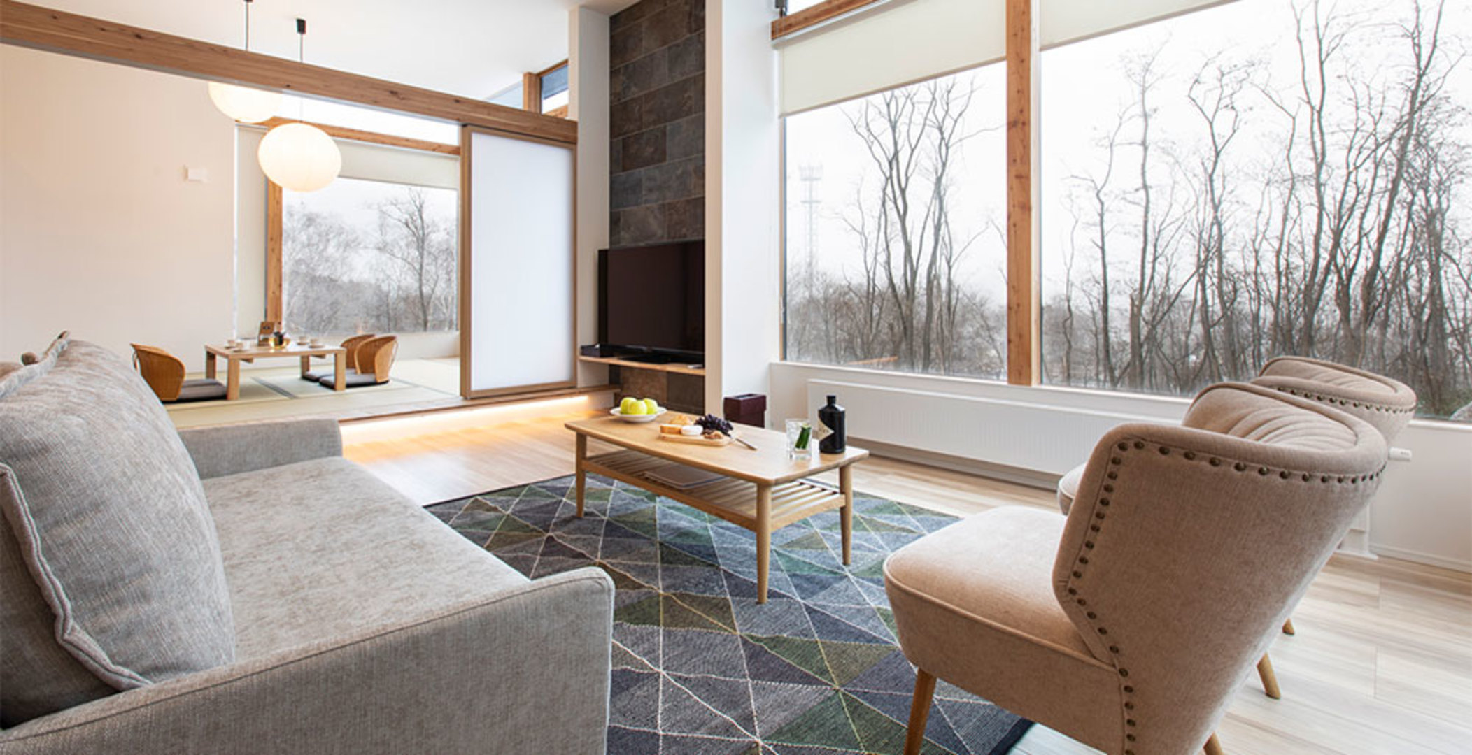 Luxury 4 Bed Ski Chalet minutes from the Ski Fields, Niseko Chalet 1011