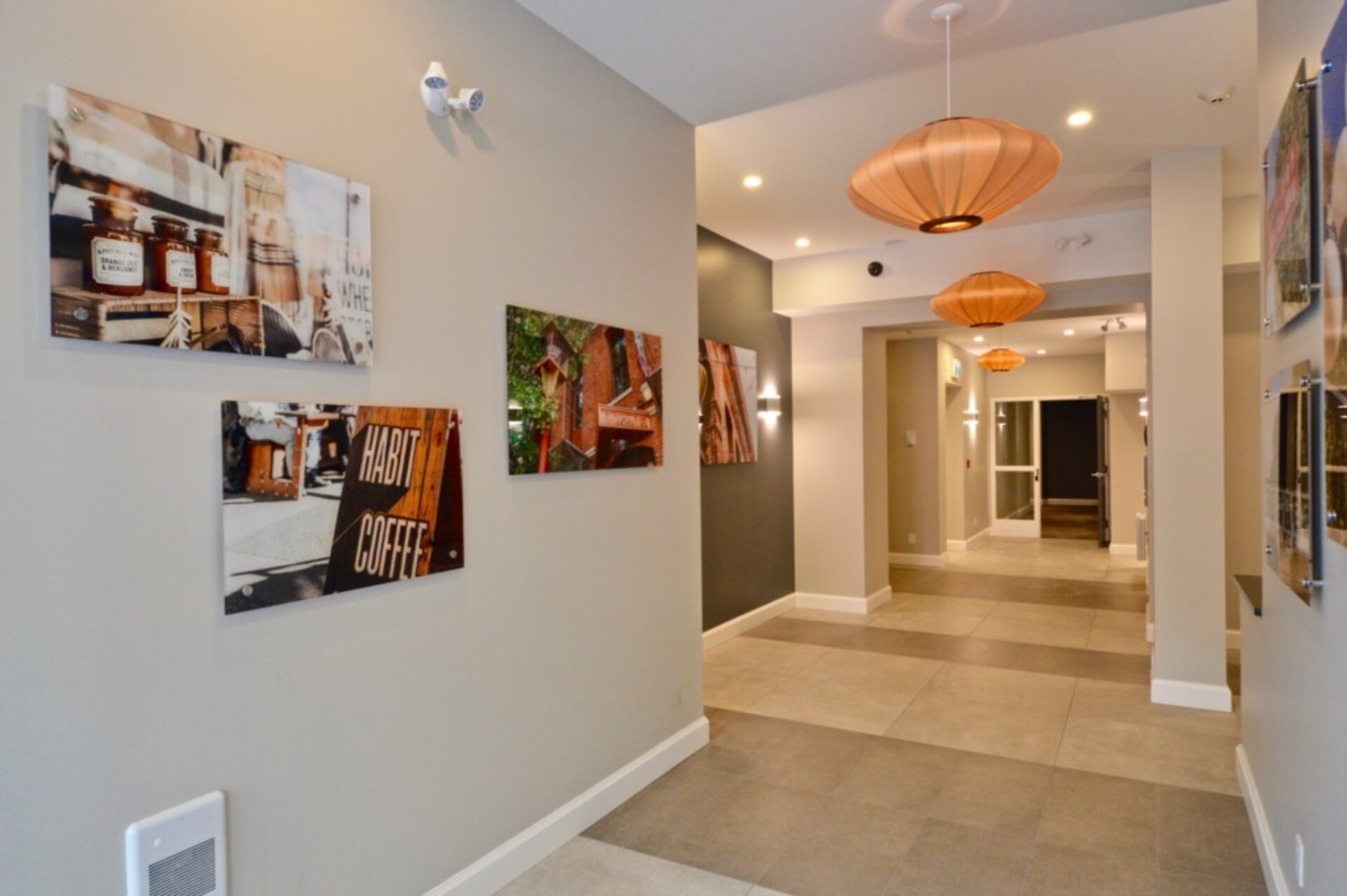 Beautiful 5 Star Apartment minutes from City Centre, Vancouver Island Apartment 1001