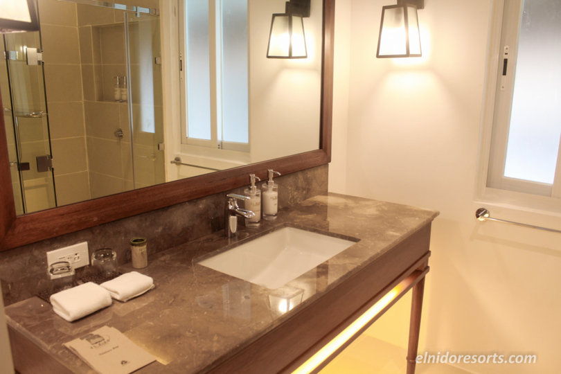 Beautiful 5 Star Loft Water Cottage with Sea Views on Apulit Island Resort, El Nido Cottage 1002