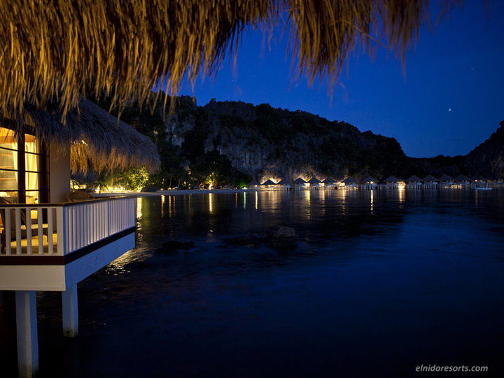 Beautiful 5 Star Loft Water Cottage with Sea Views on Apulit Island Resort, El Nido Cottage 1002