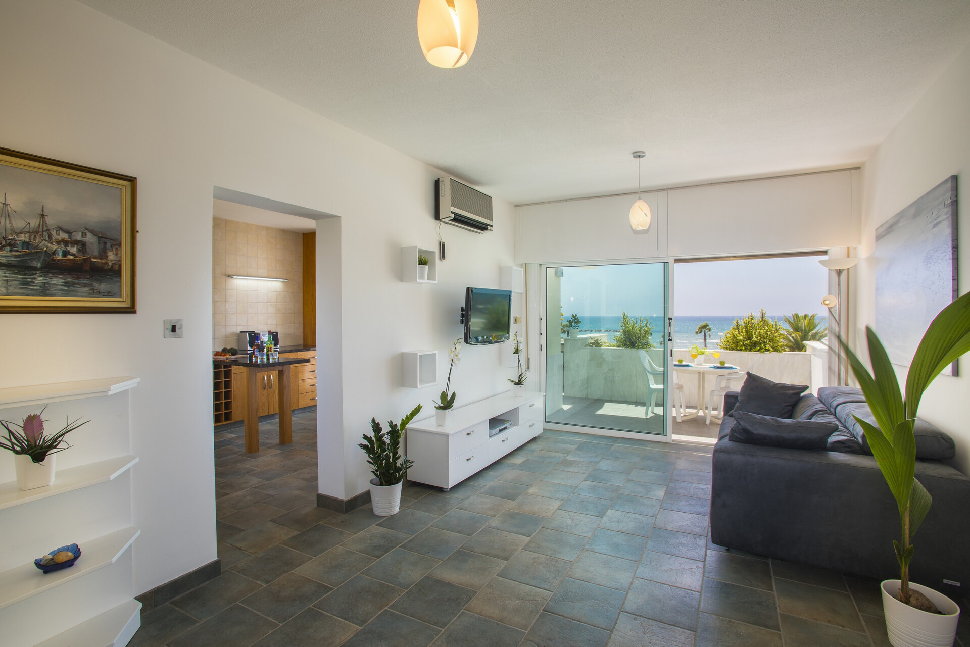 Imagine You and Your Family Renting this Perfect Holiday Apartment minutes from the beach, Larnaca Apartment 1383