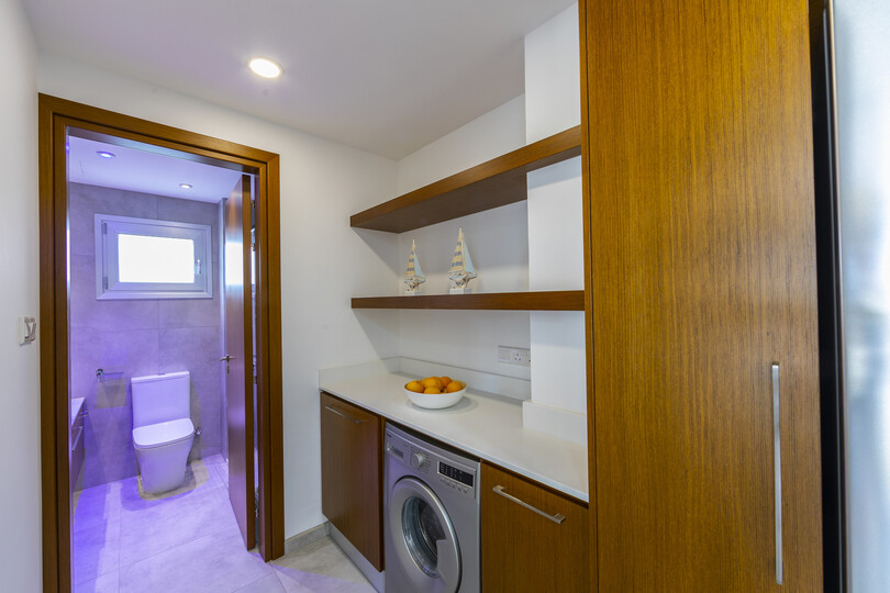 Imagine You and Your Family Renting this Perfect Beachfront Apartment, Larnaca Apartment 1388