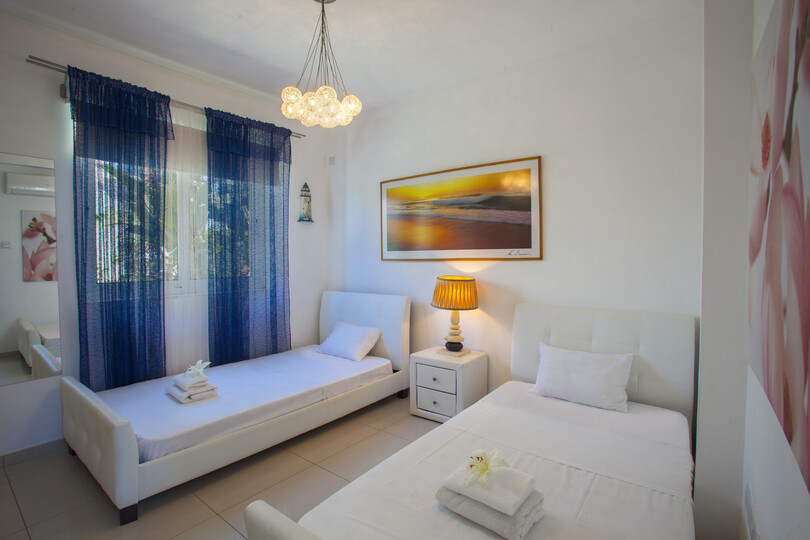 Luxury 3 Bedroom Villa on the Beach, Ayia Napa Villa 1369
