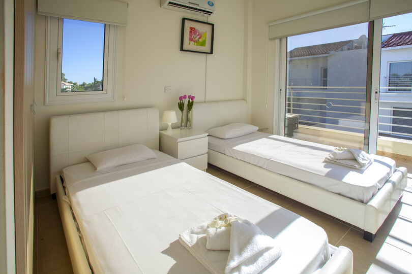 Imagine You and Your Family Renting this Luxury Villa in Protaras, minutes from the Beach, Protaras Villa 1477