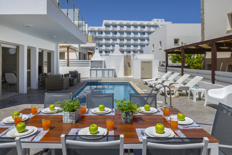 You and Your Family will Love this 5 Star Villa with Private Pool, Protaras Villa 1500
