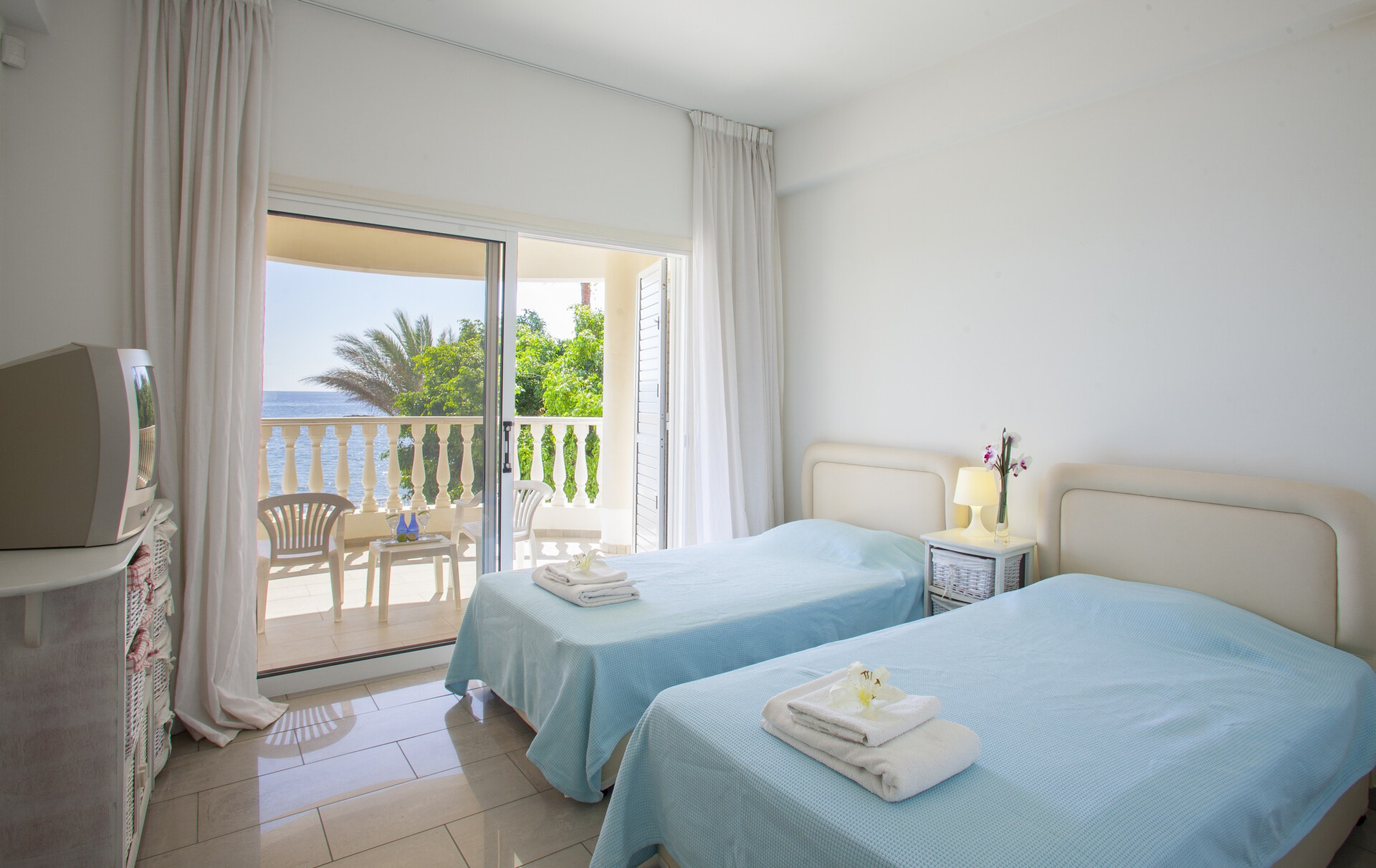 Imagine Your Family Renting This Luxury Beachfront Villa, Larnaca Villa 1399