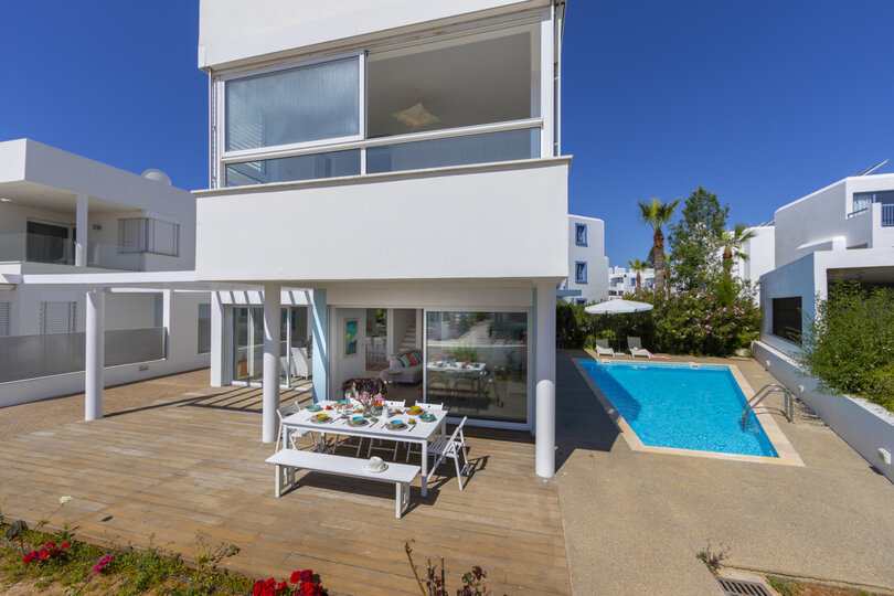 The Ultimate Guide to Renting Your Luxury 3 Bedroom Villa minutes from the Beach, Protaras Villa 1530