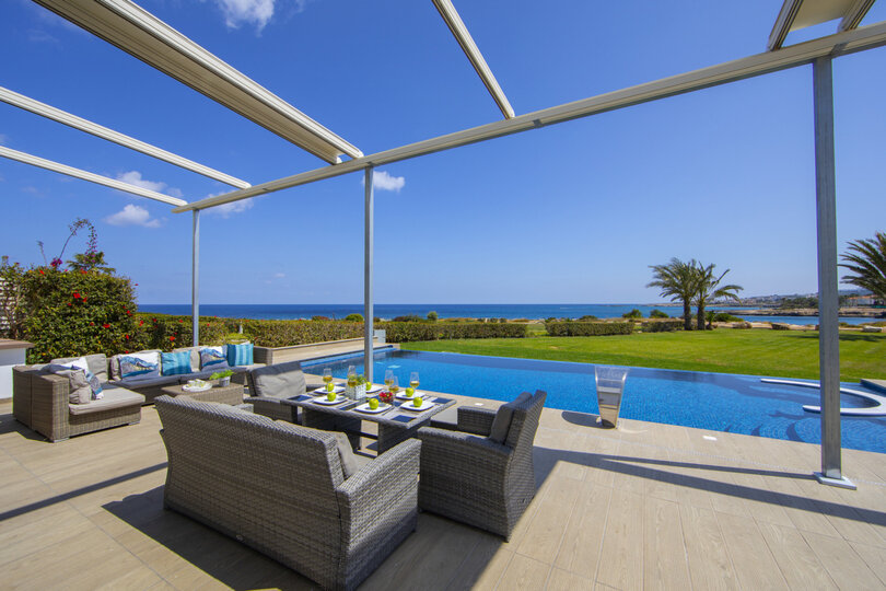 You and Your Family will love this Seafront Villa, Protaras Villa 1540