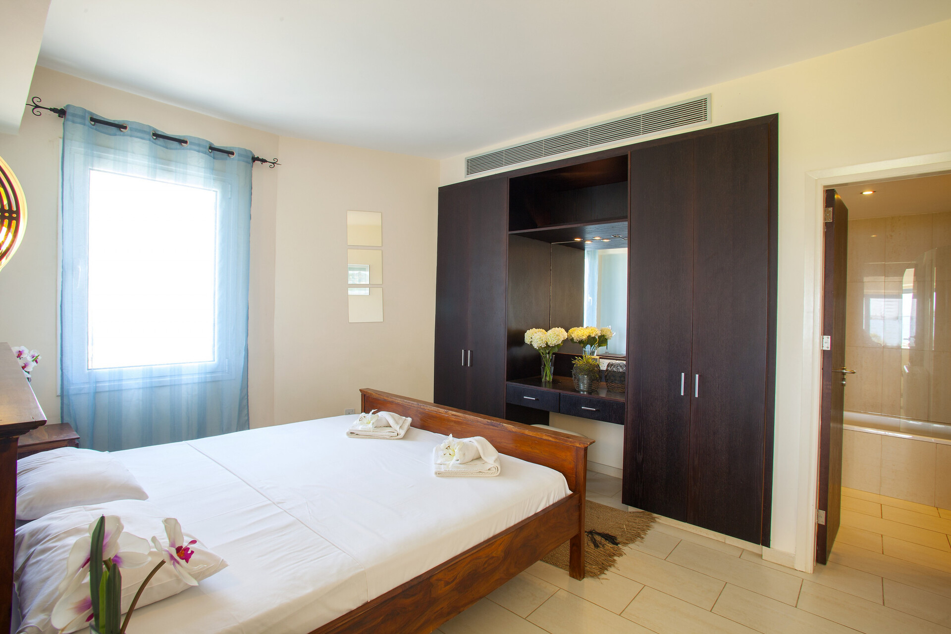 You and Your Family will love this Seafront Villa, Protaras Villa 1540
