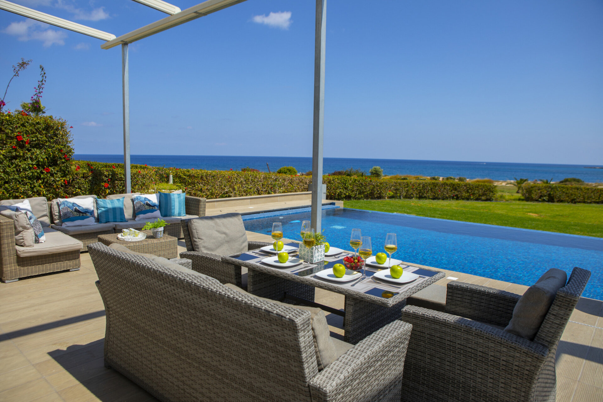 You and Your Family will love this Seafront Villa, Protaras Villa 1540
