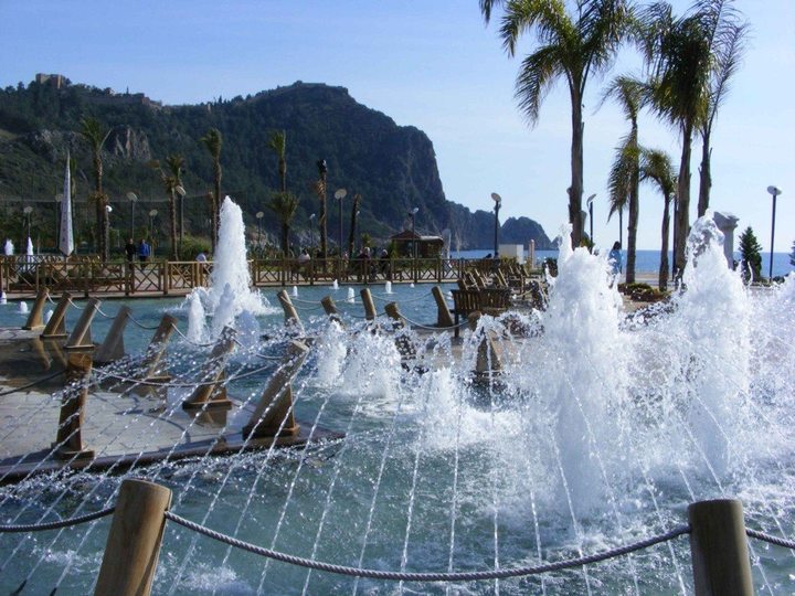 5 Star Villa Serenity – Dual Mountain & Sea Retreat