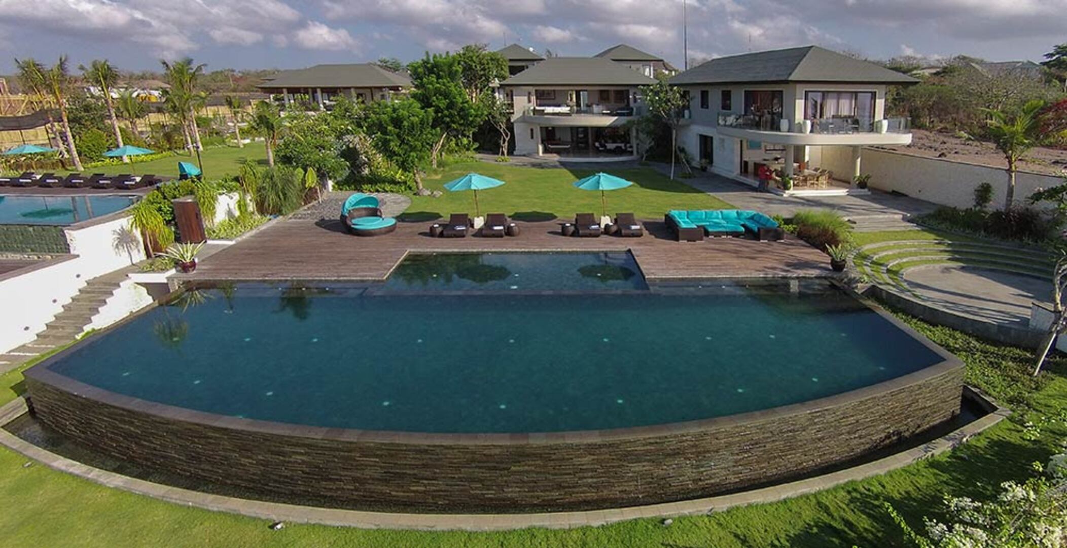 Dreamy 9 Bed Retreat in Bali, 2121