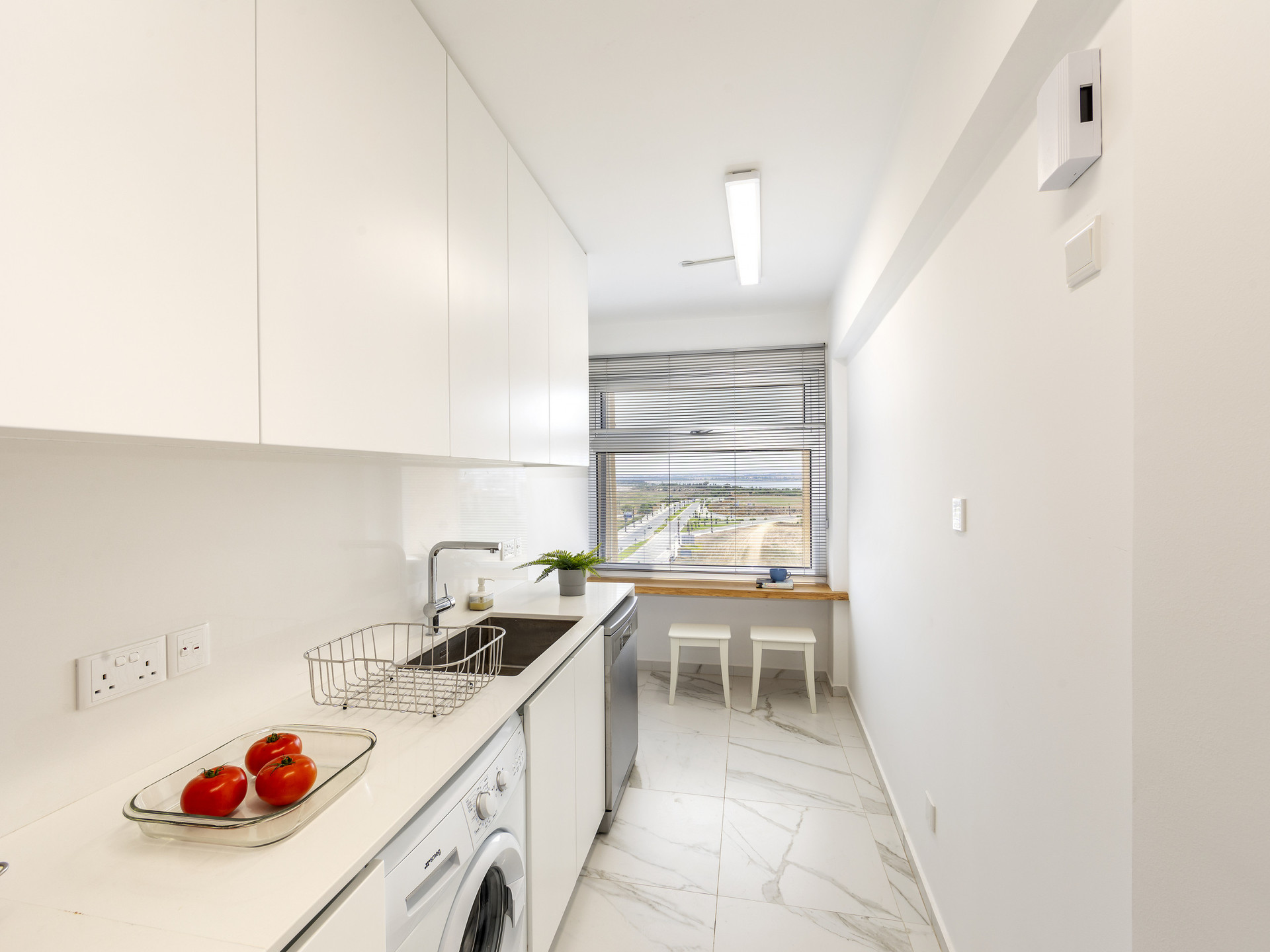 The Perfect Holiday Apartment minutes from the Beach in Larnaca, Larnaca Apartment 1401
