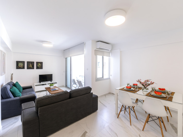 The Perfect Holiday Apartment minutes from the Beach in Larnaca, Larnaca Apartment 1401