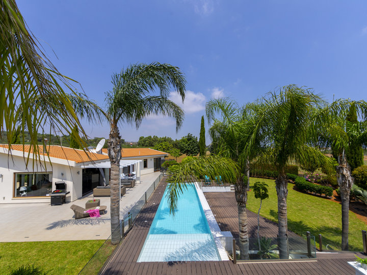 Luxury Awaits by the Sea – Protaras Villa 1569