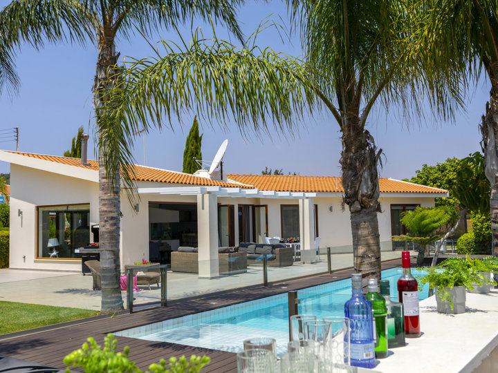 Luxury Awaits by the Sea – Protaras Villa 1569