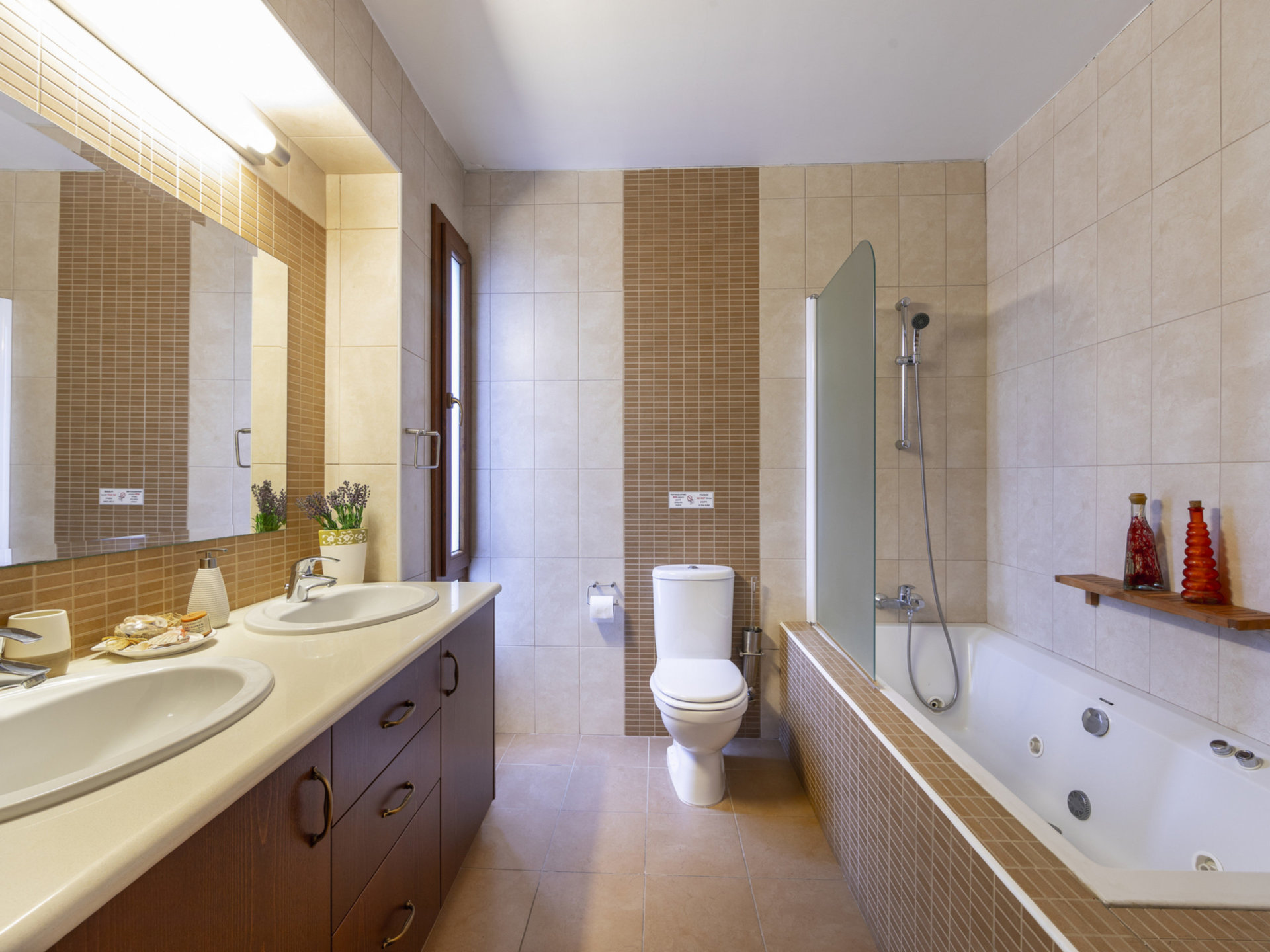 You and Your Family will love this Villa close to the beautiful town of Limassol, Limassol Villa 1003