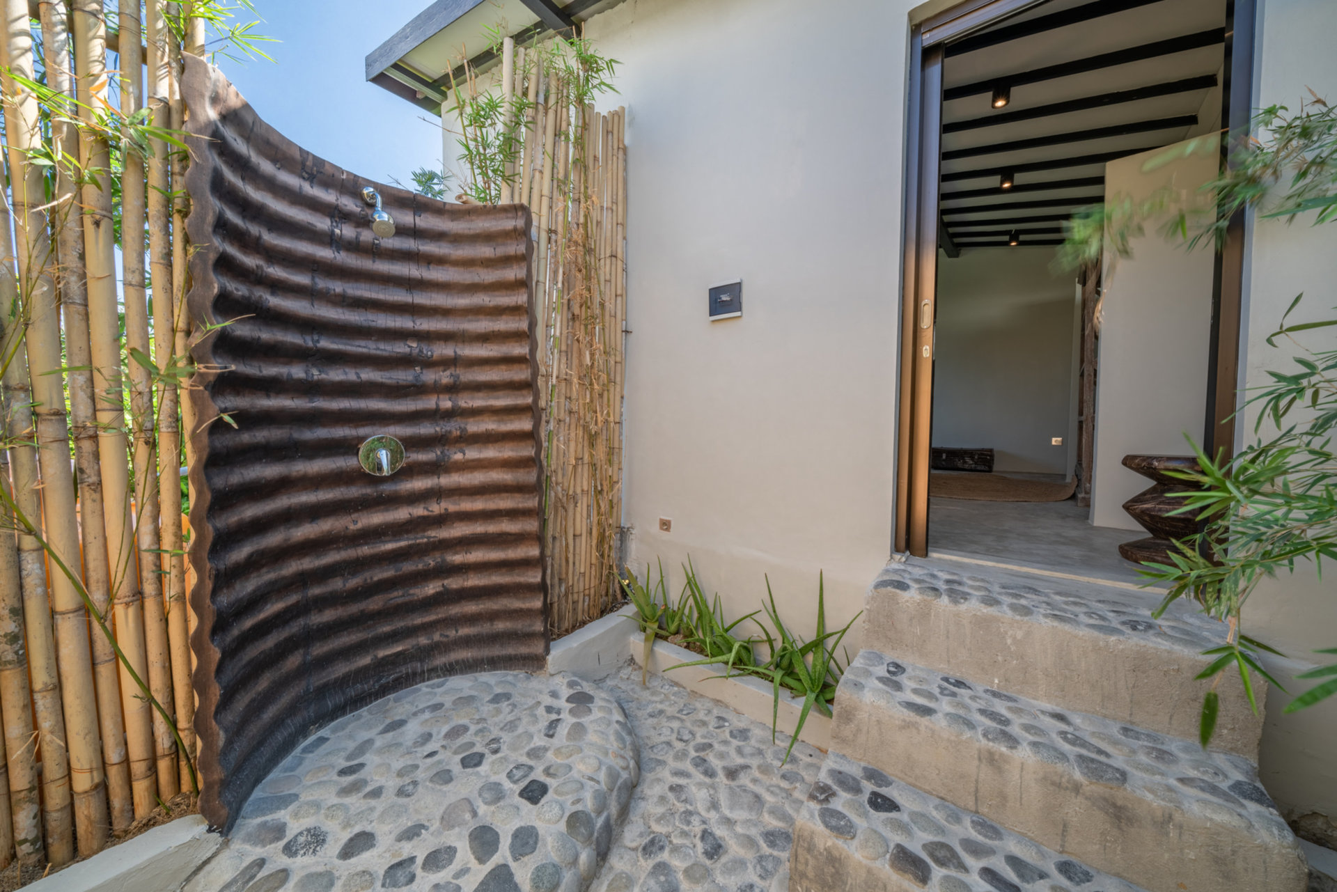 Luxury 4-Bedroom Holiday Rental Near Berawa Beach, Bali Villa 2094