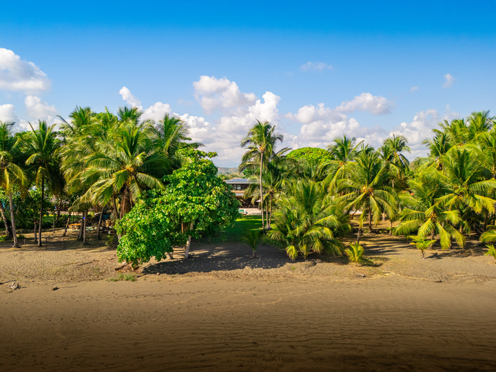 5 Star Villa Assinie – Sophisticated Beachfront Luxury