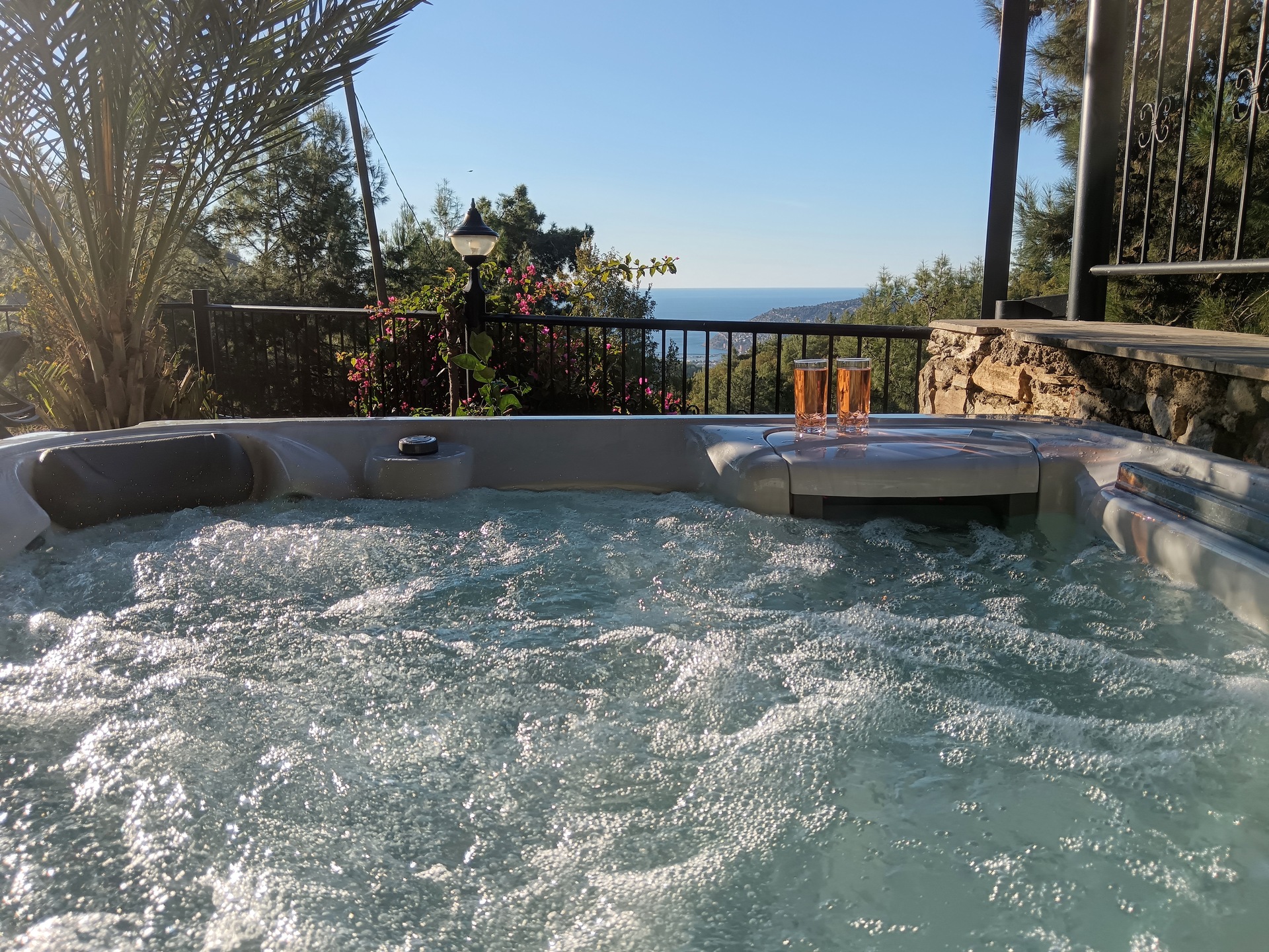 5 Star Villa Harmony – Sea & Mountain Escape