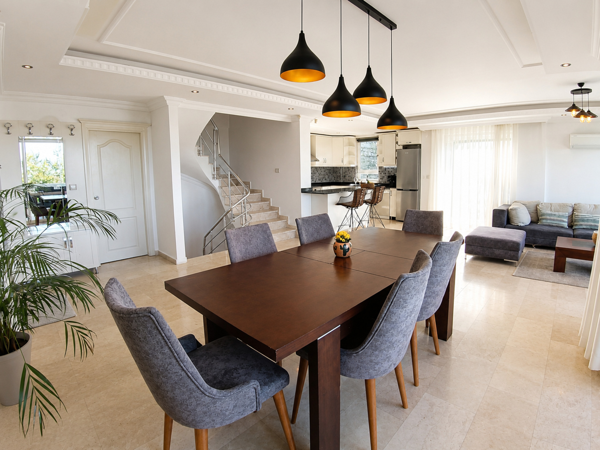 5 Star Villa Harmony – Sea & Mountain Escape