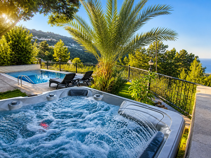 5 Star Villa Harmony – Sea & Mountain Escape