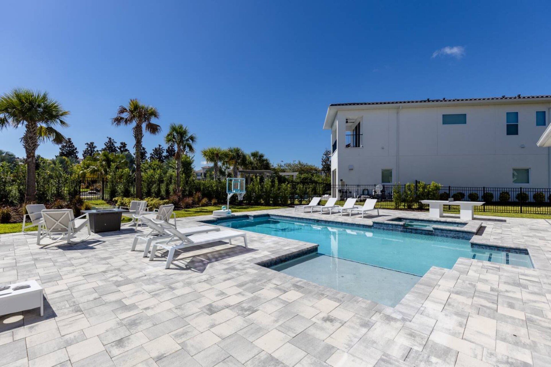 5 Star Villa Aurelius – A Golden Grand Residence