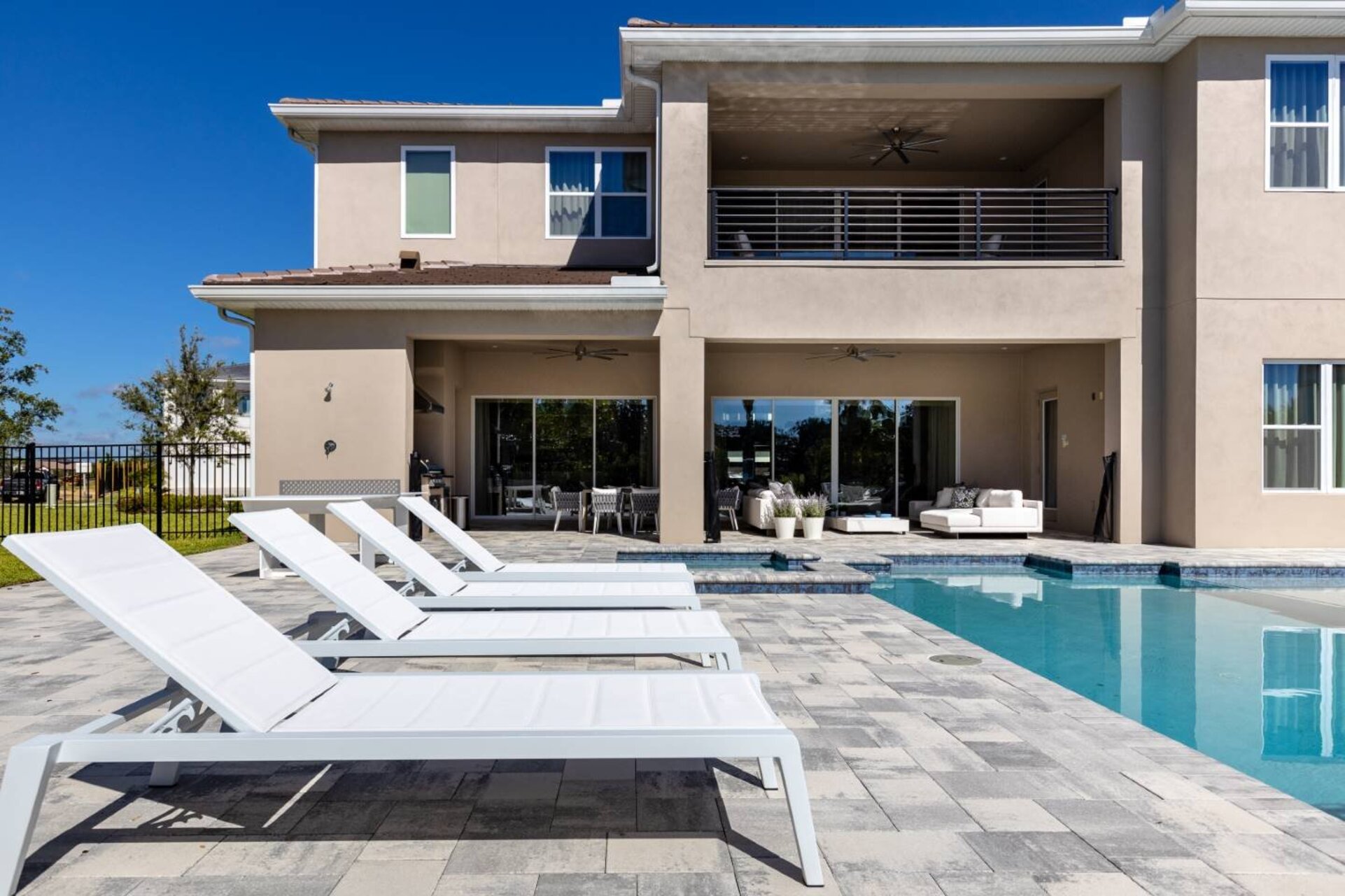 5 Star Villa Aurelius – A Golden Grand Residence