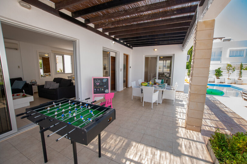 Renting a Luxury 3BR Beach Villa, Famagusta Villa 1020