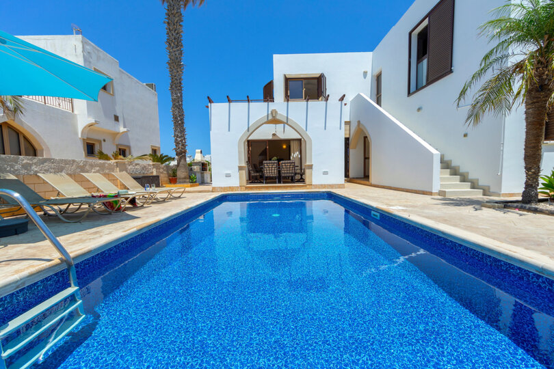 Luxury 4BR Beach Villa Rental, Famagusta Villa 1022