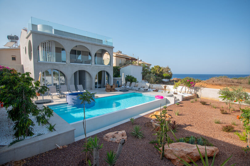 Your 5 Star Beach Villa in Famagusta Villa 1024