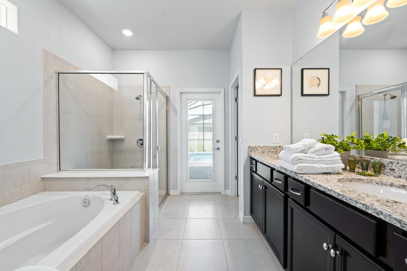 Luxury Contemporary Style Villa on Windsor Island Resort , Orlando Villa 5810