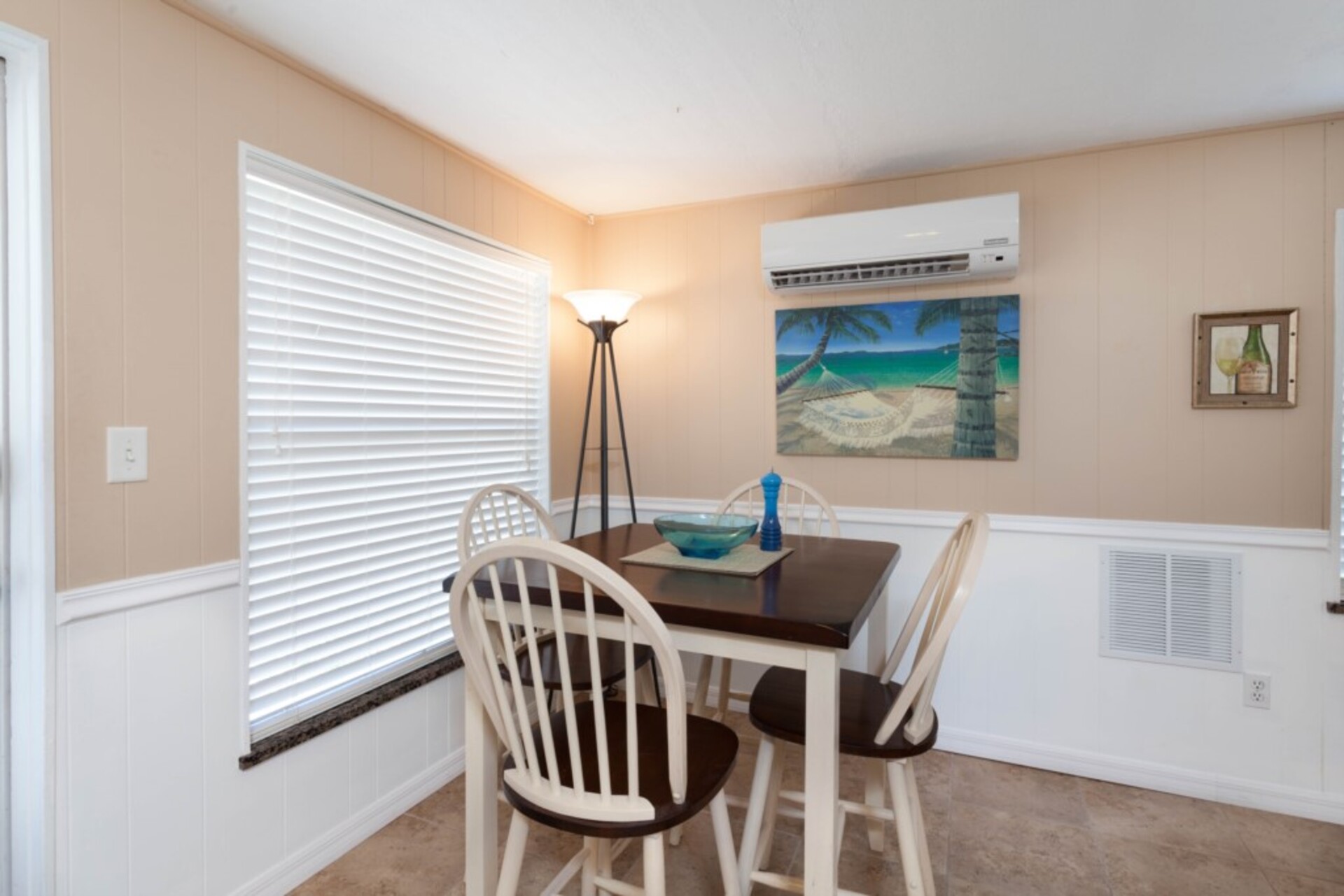 Luxury Contemporary Style Cottage on Beachy Vacation, Florida Cottage 5968