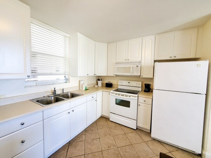 5 Star Condo in one of the most Prestigious Areas in Bonita Beach, Florida Condo 5955