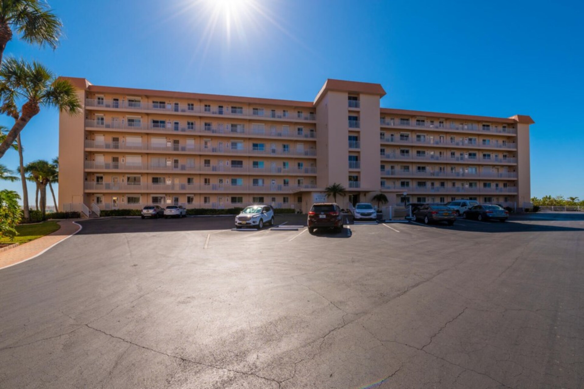 5 Star Condo in one of the most Prestigious Areas in Leonardo Arms, Florida Condo 5950