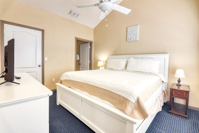 Luxury Contemporary Style Condo on Runaway Beach Club, Florida Condo 5984
