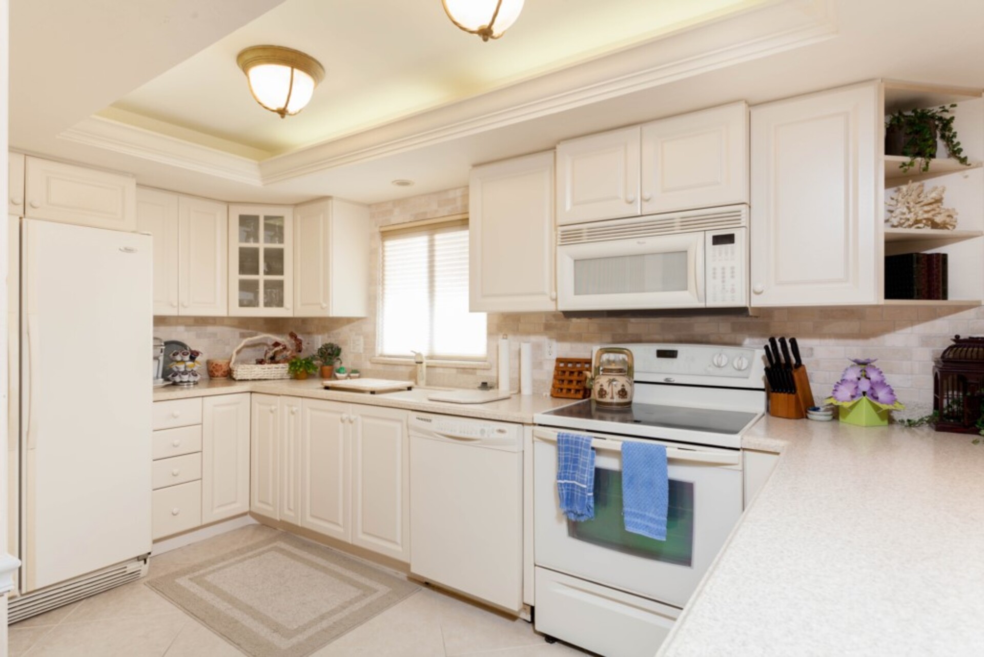 Luxury Contemporary Style Condo on Lee County, Orlando Condo 5852