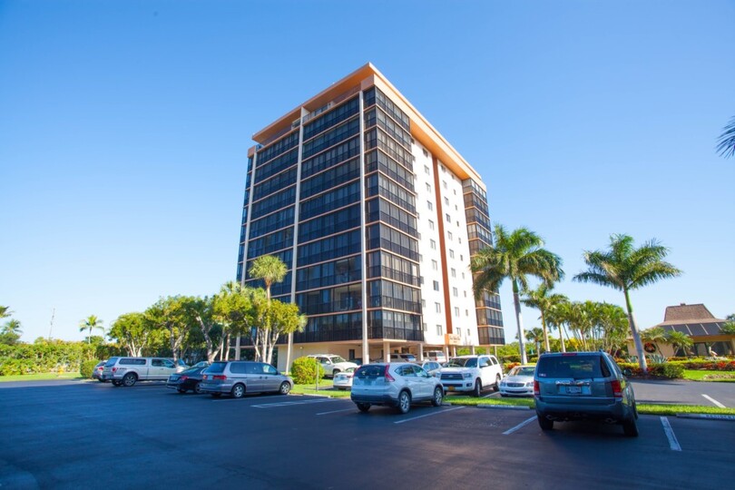Luxury Contemporary Style Condo on Lee County, Orlando Condo 5852