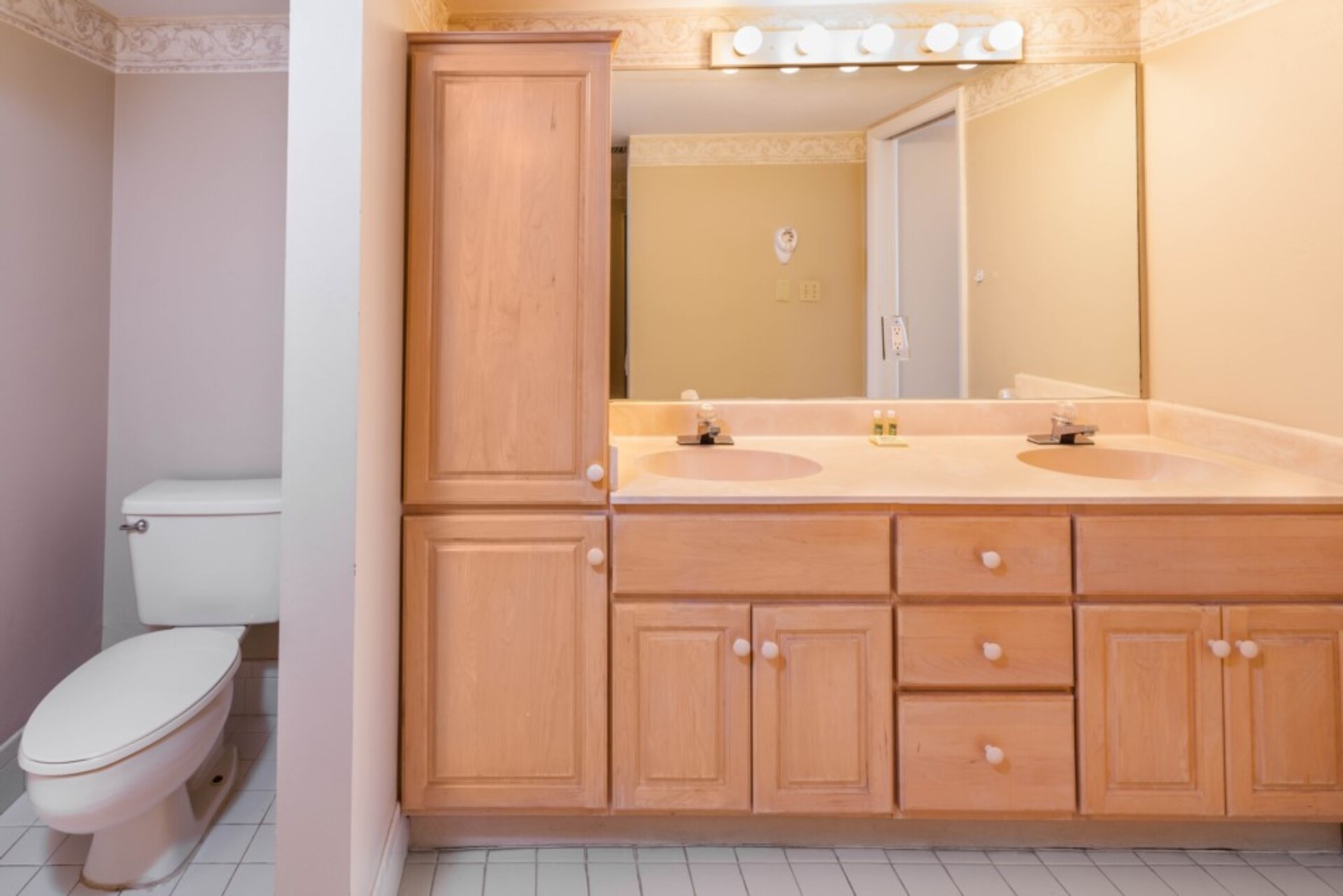 Exclusive Holiday Condo on Santa Maria Harbor Resort, minutes from Disney, Florida Condo 5967