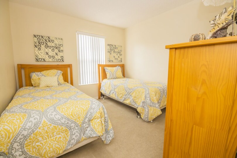 Exclusive Holiday Townhouse on Emerald Island Resort, minutes from Disney, Florida Townhouse 4002