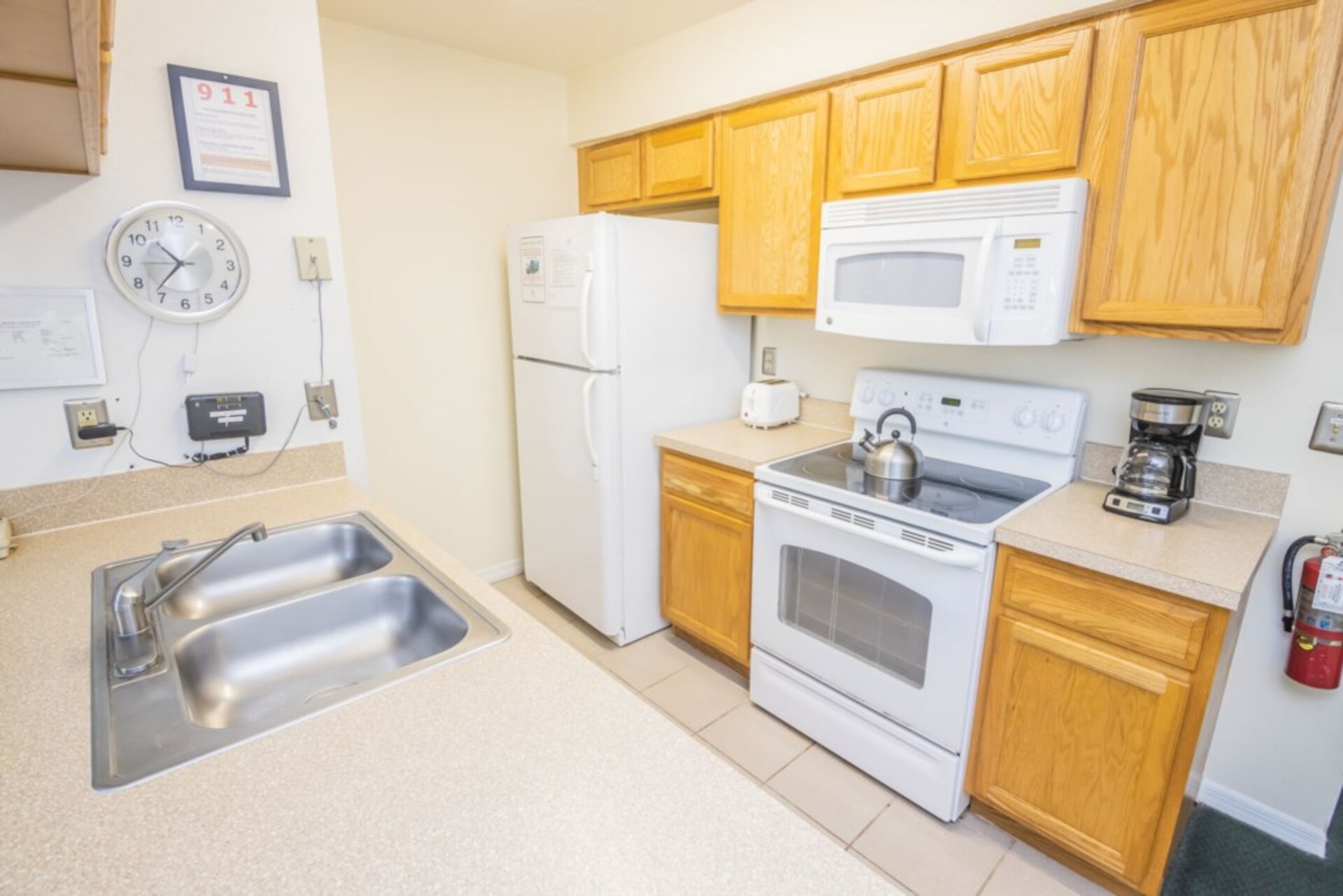 Luxury Contemporary Style Condo on Royal Palm Bay, Florida Condo 6012
