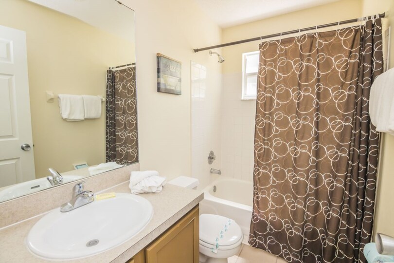 Luxury Contemporary Style Condo on Royal Palm Bay, Florida Condo 6012