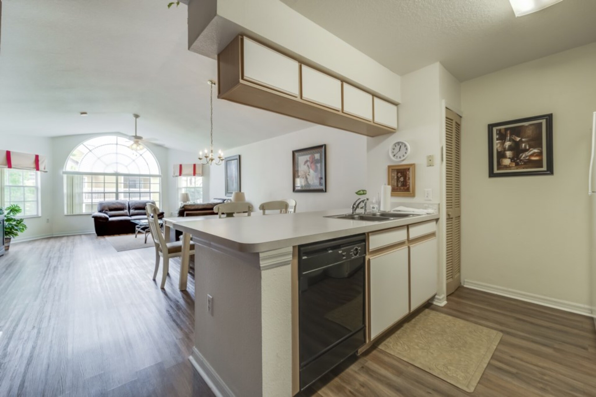 Luxury Contemporary Style Condo on Villas at Island Club, Florida Condo 6016