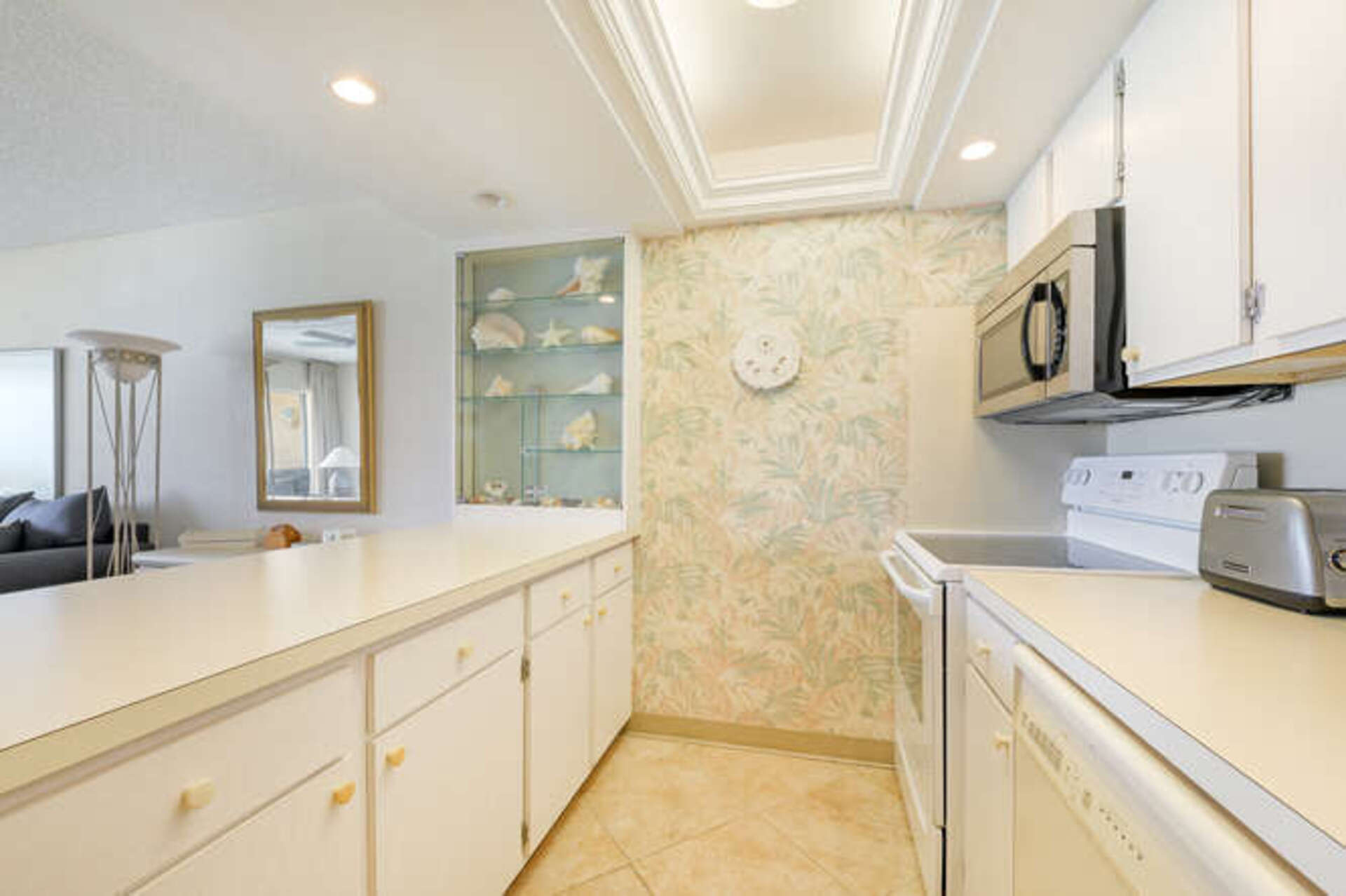 Luxury Contemporary Style Condo on Dolphin Way, Florida Condo 5937