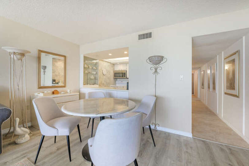 Luxury Contemporary Style Condo on Dolphin Way, Florida Condo 5937